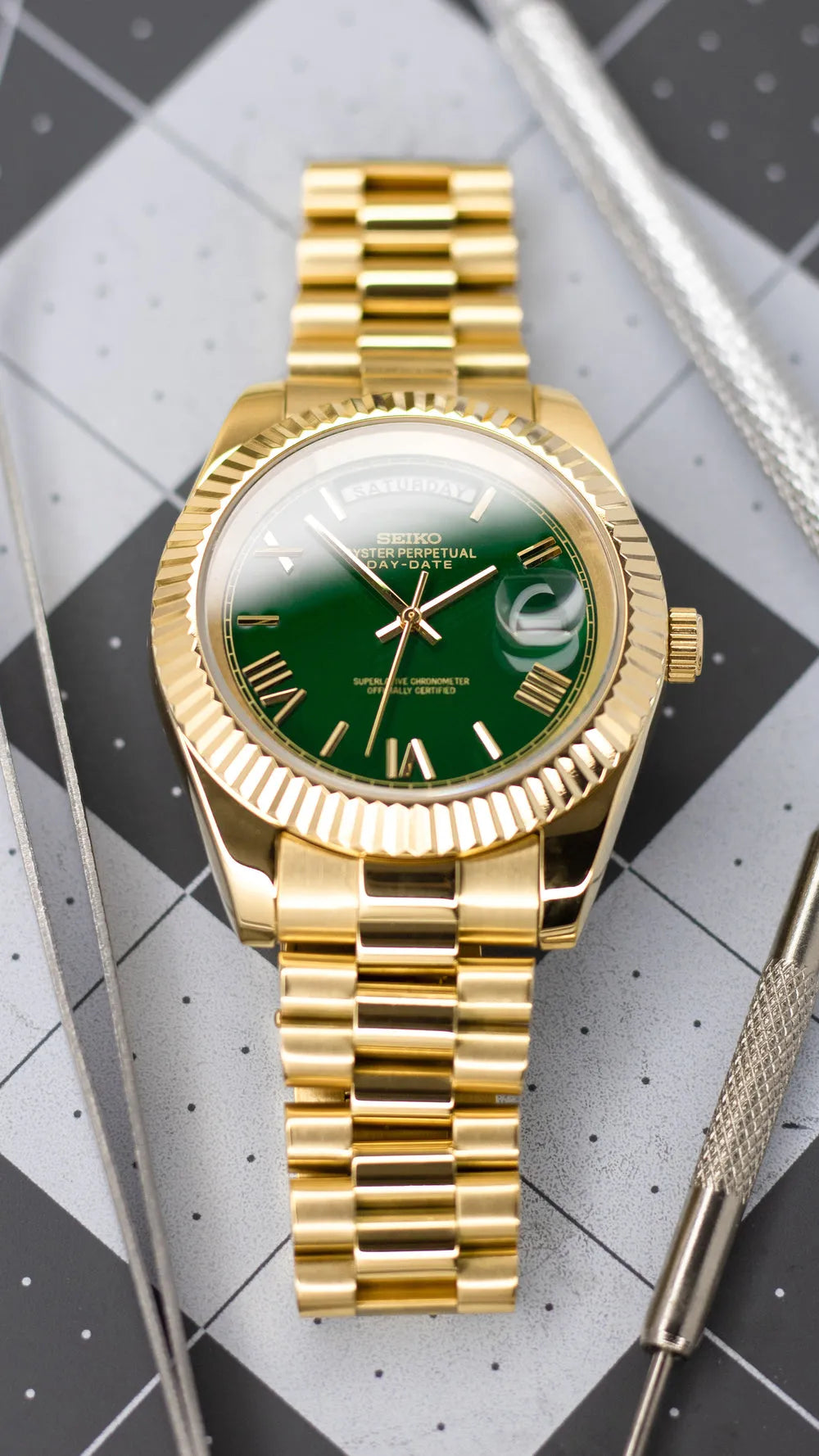 MOD DAY DATE - GOLD GREEN