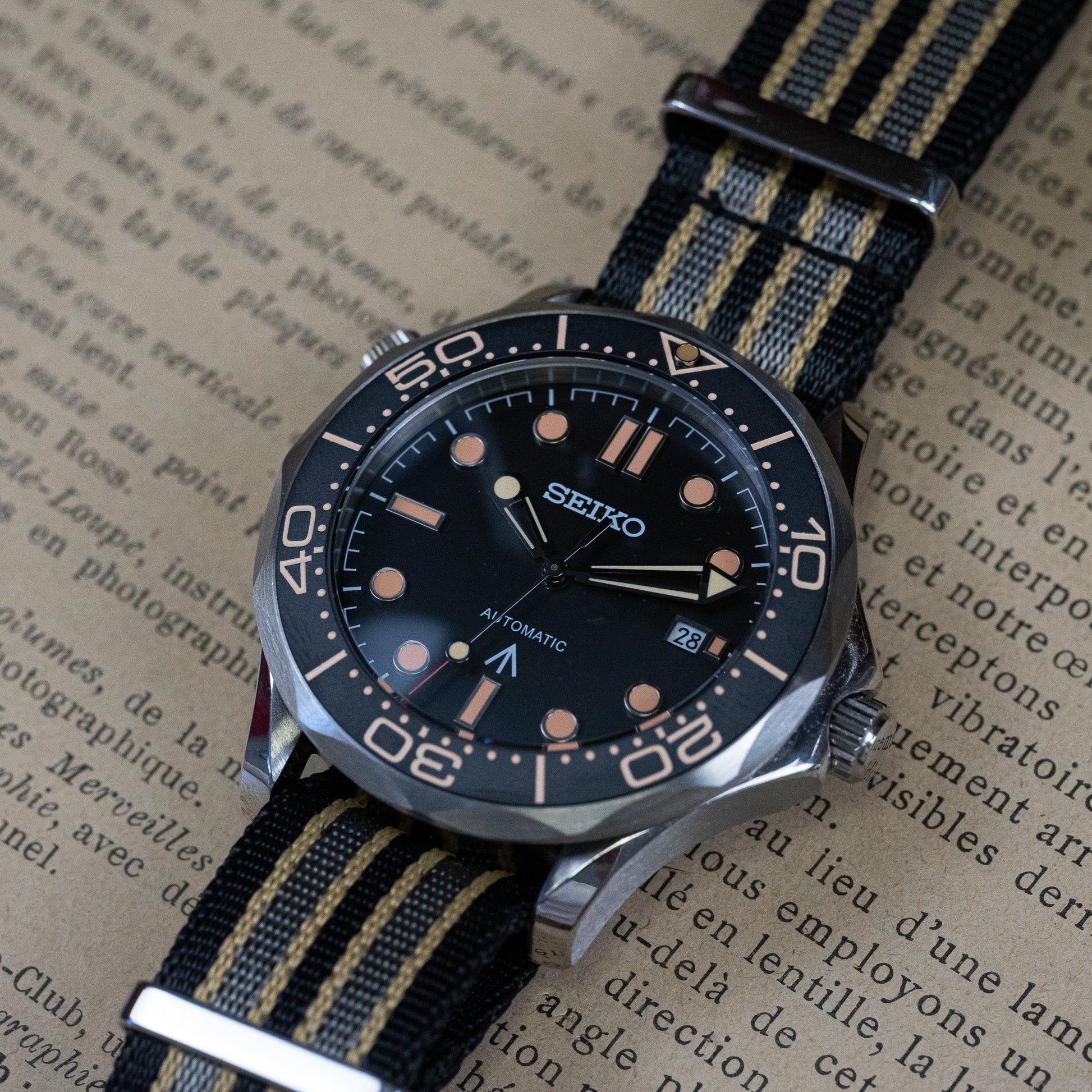 MOD SEAMASTER - 007 JAMES BOND - MONTRE A PAPY - Montre automatique seiko mod avecmilanais