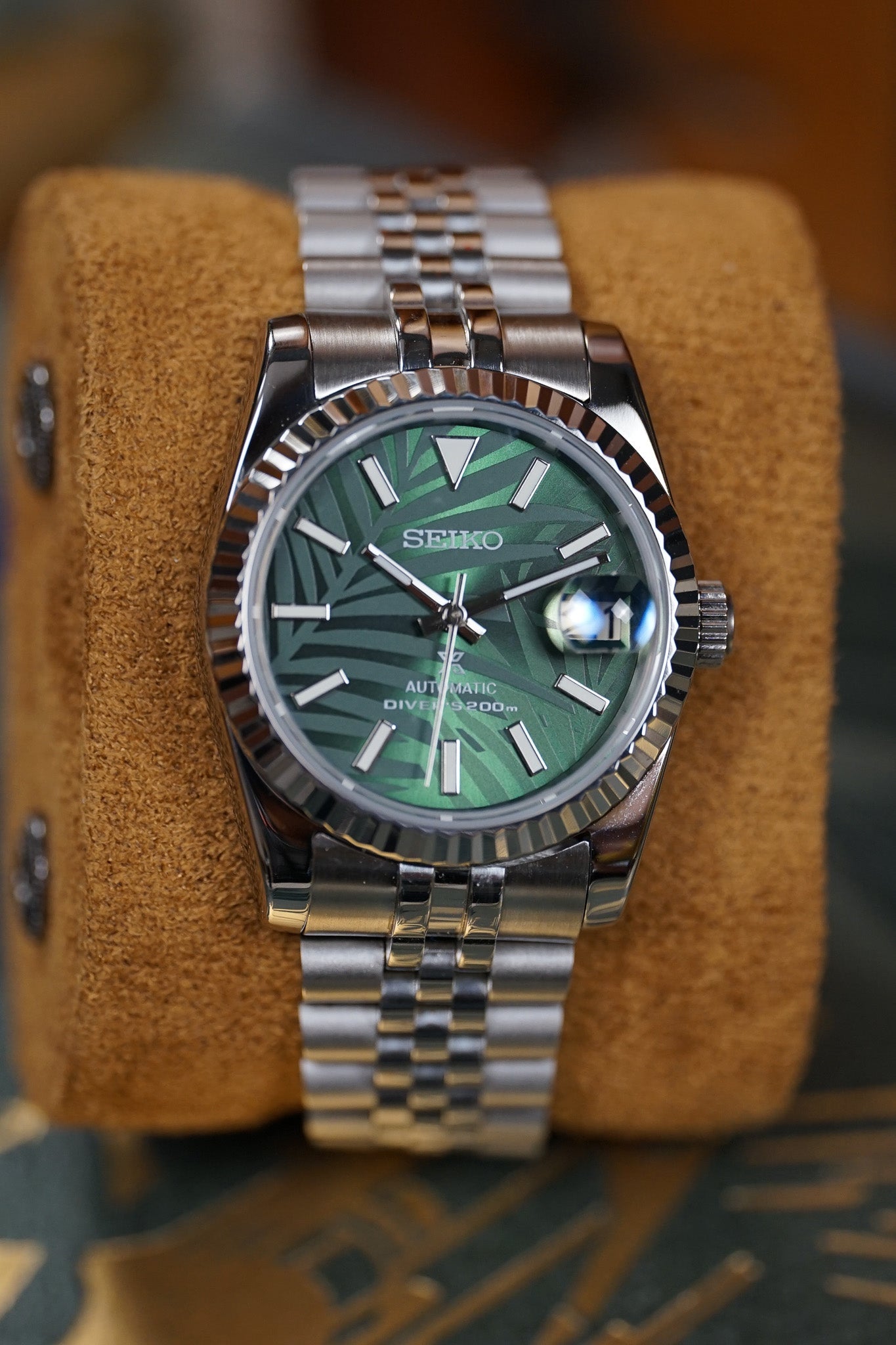 SEIKO MOD DATE JUST GREEN PALMIER - MONTRE A PAPY